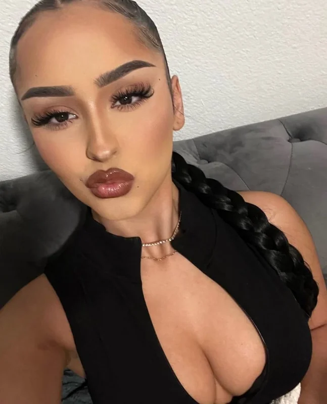 Fijiwatter OnlyFans creator with a wild personality