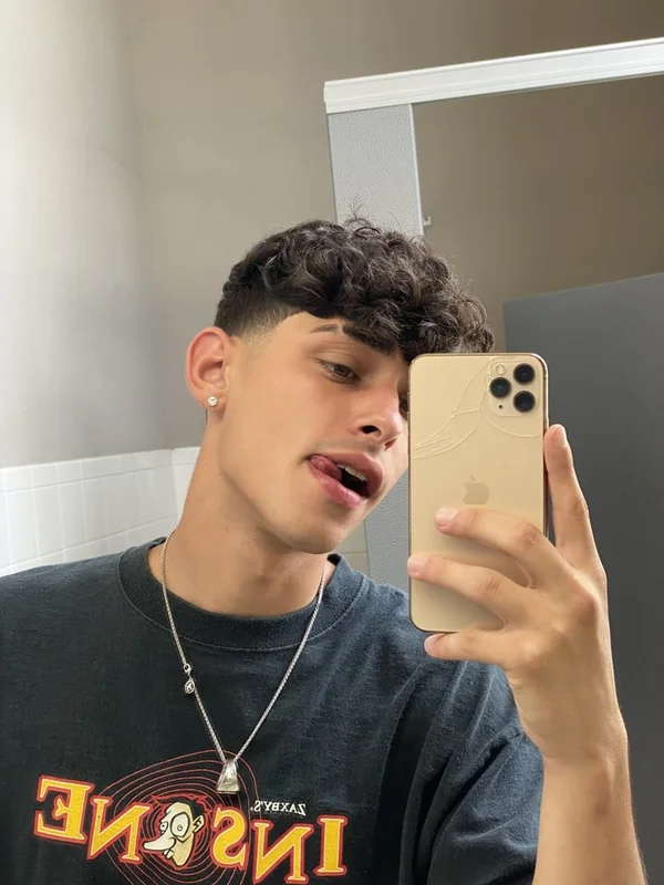 Flamingeos OnlyFans creator with engaging content
