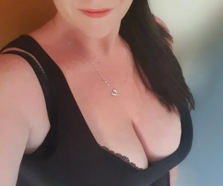 Flirtydirtywifey - OnlyFans Creator Profile Picture
