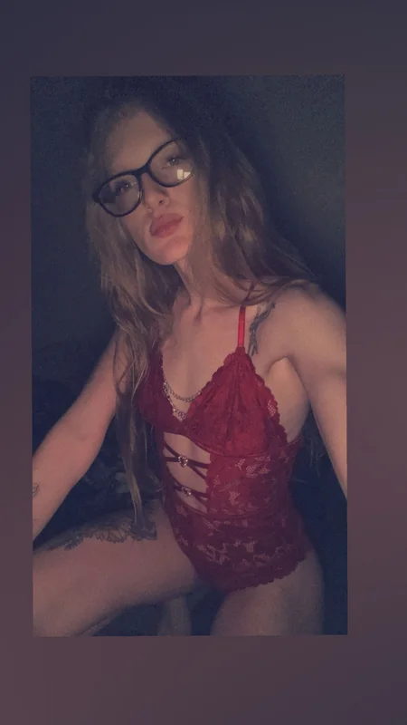 Sunflower on OnlyFans Sunflower OnlyFans blonde creator
