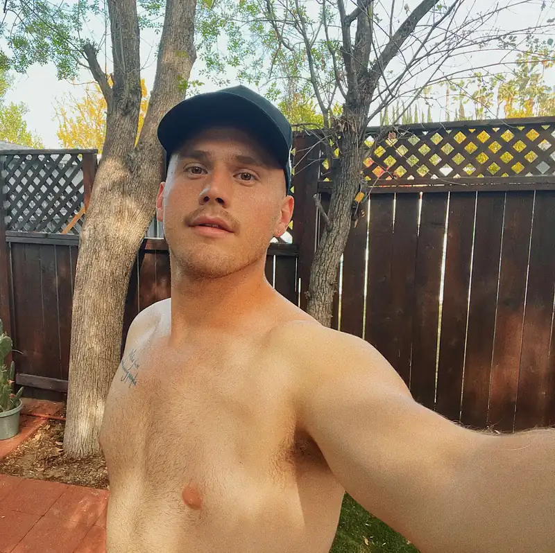 B OnlyFans creator with 6ft 5in height