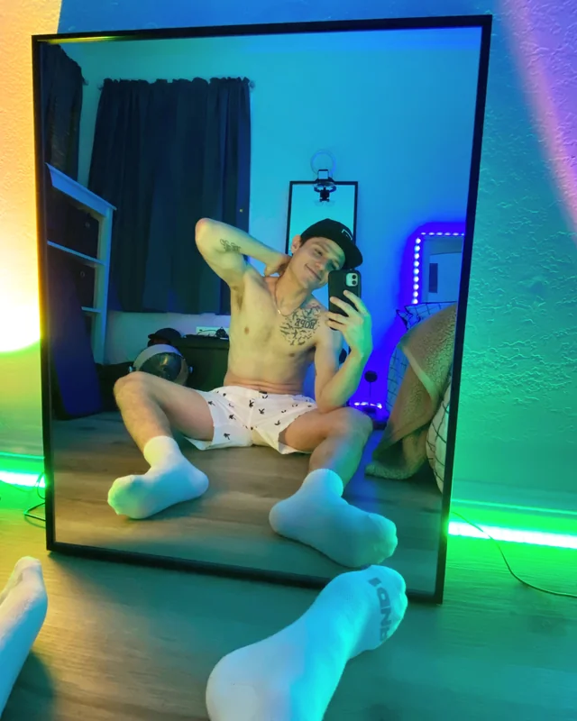 Fred Faroe OnlyFans Creator with engaging content