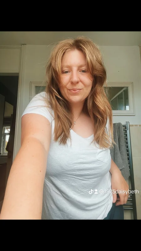 DaisyBeth1875 OnlyFans blonde housewife