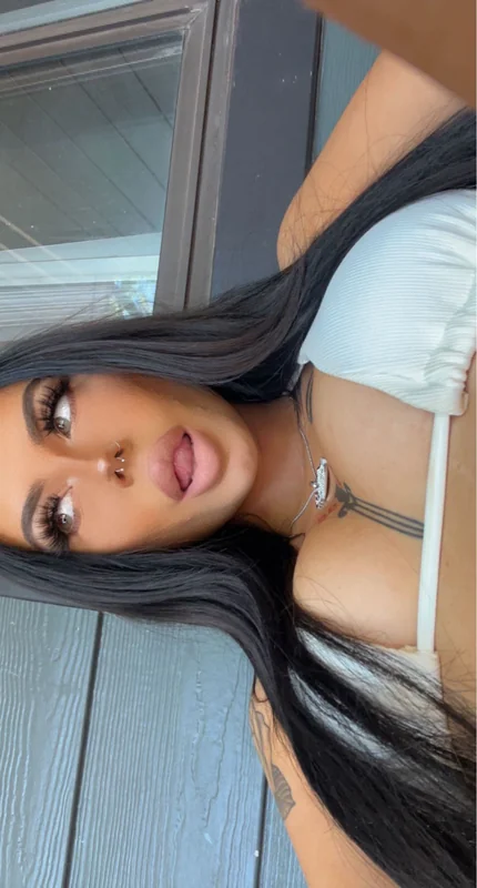 Bails OnlyFans creator with exclusive content