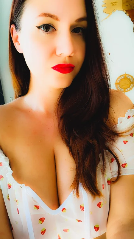 Gluna OnlyFans Creator Gluna OnlyFans introvert creator with unique content