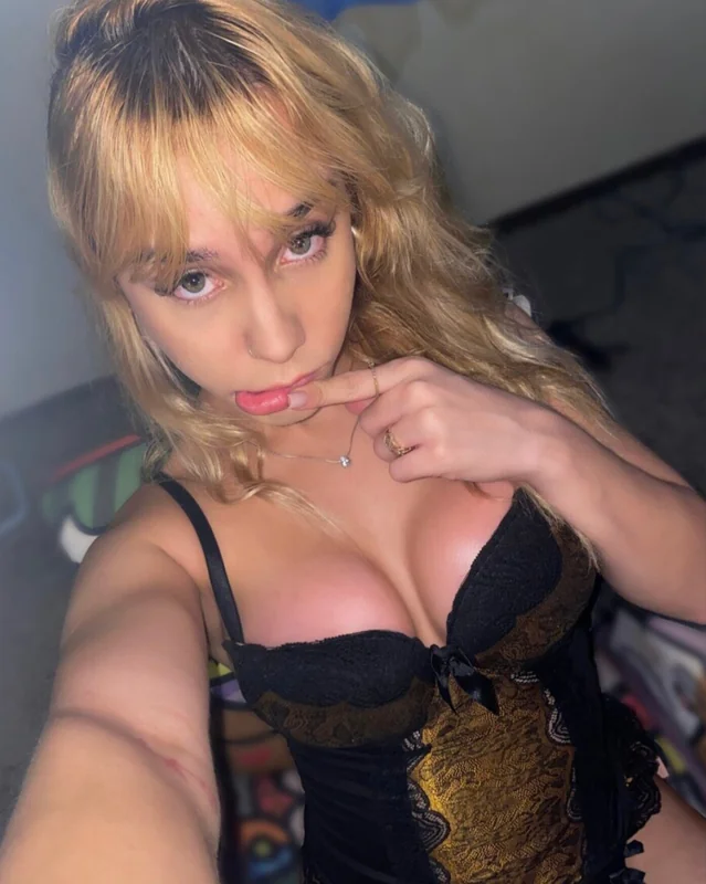 Gabi Lunaa OnlyFans Creator Gabi Lunaa OnlyFans playful trans girl