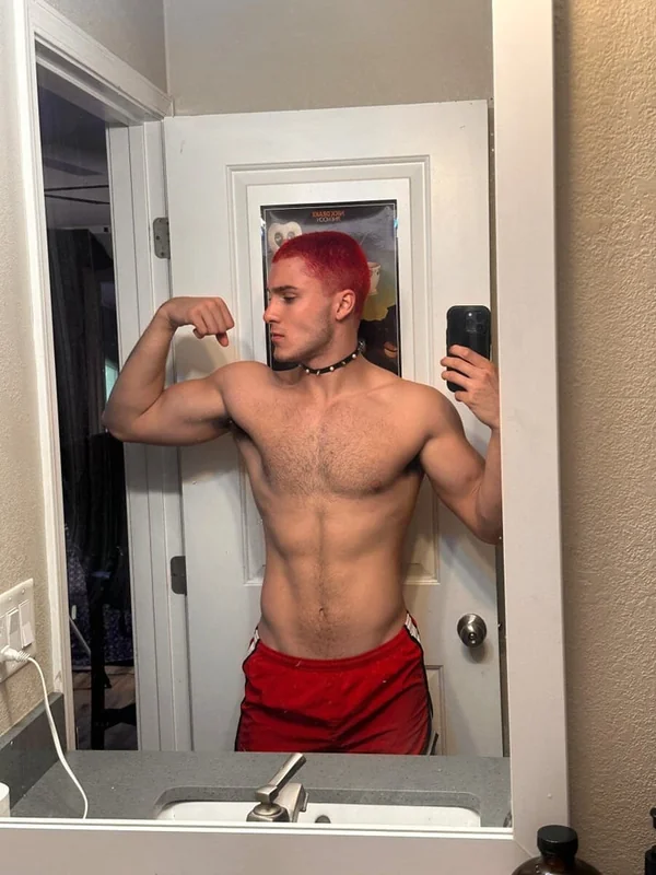Gayvro OnlyFans profile with athletic build