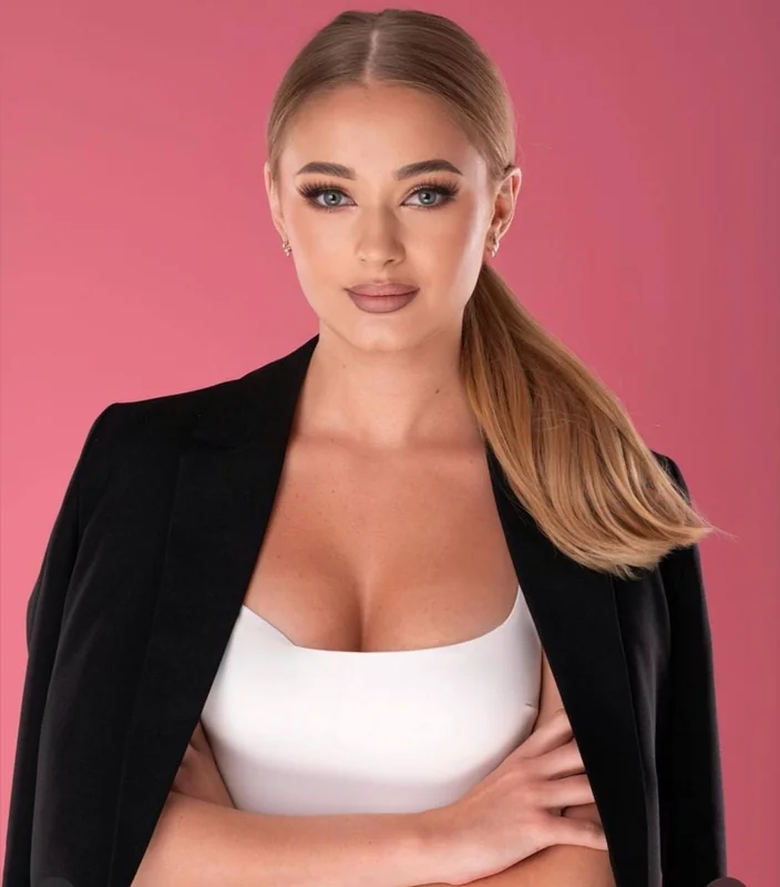 Karina OnlyFans Profile Karina on OnlyFans, a naughty creator.