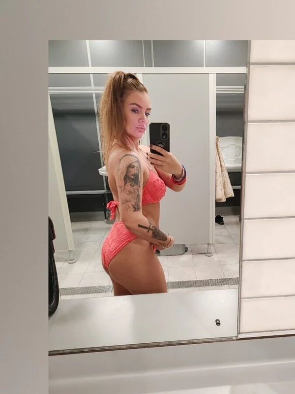 Girlnextdoorr OnlyFans Creator Girlnextdoorr OnlyFans interactive and exclusive content