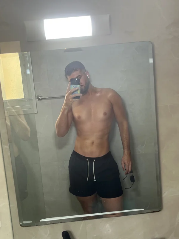 Gizeppe Daniels OnlyFans custom feet pics creator