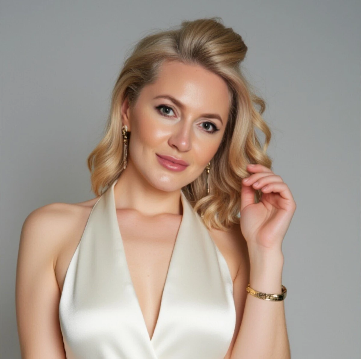 Lili - Exclusive Amateur Content on OnlyFans Lili (@glaciagold) OnlyFans amateur creator profile photo