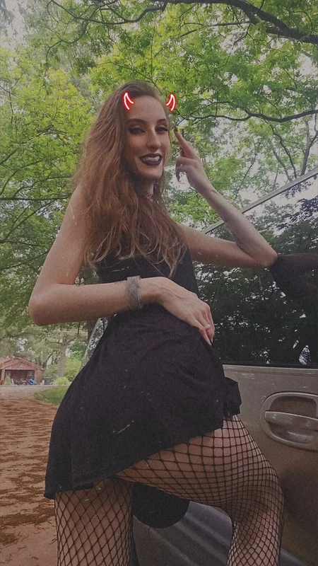 🦇🍃🖤Vampress☆Rayne🖤🍃 OnlyFans Financial Dominatrix