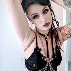 emily faith 💋🖤 OnlyFans creator with custom content
