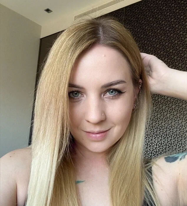 Graceblondebabe OnlyFans girl next door