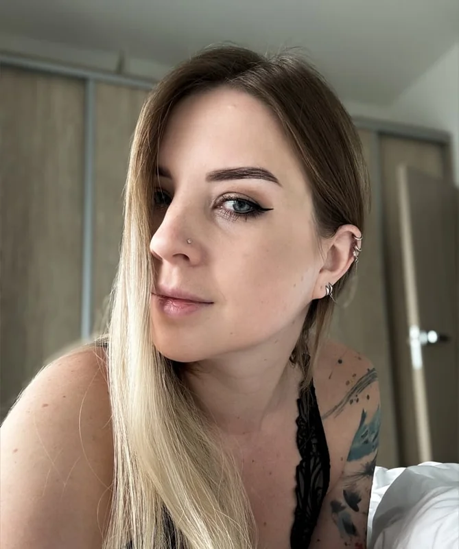 Graceblondebabe1 OnlyFans blonde tattooed creator