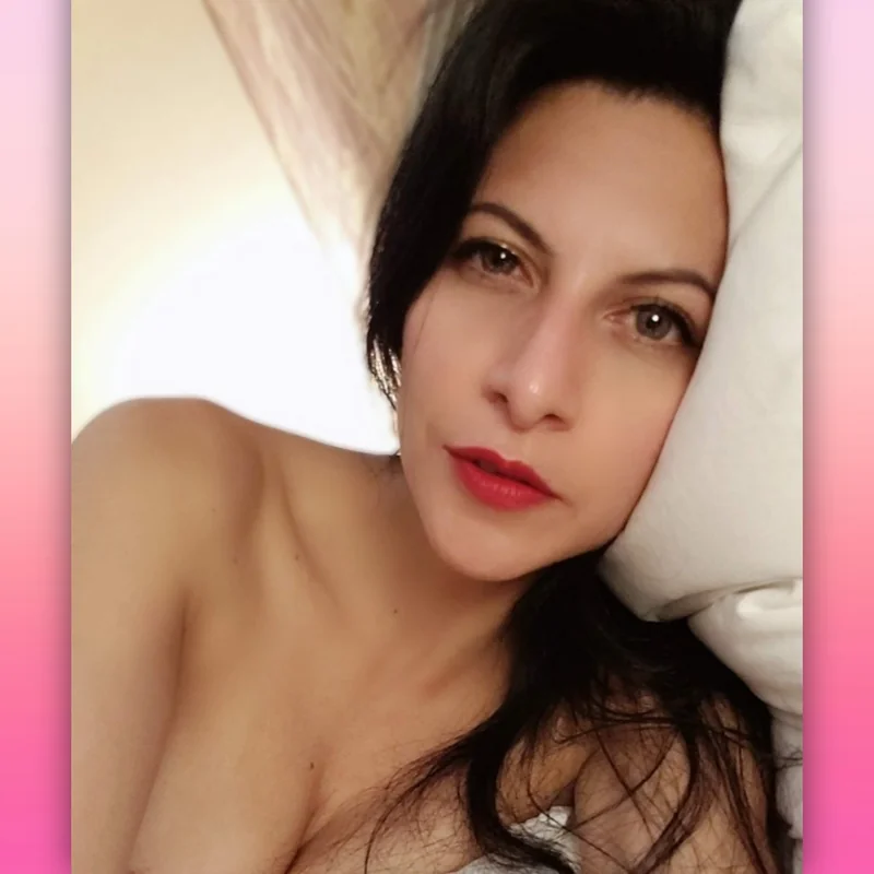 Greta 🍑 OnlyFans creator with an enticing personality