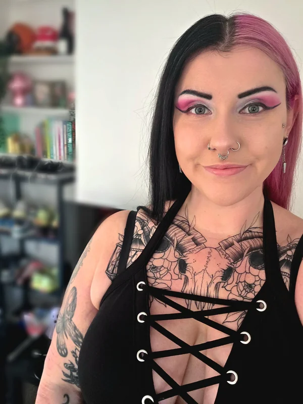Hadesbaby OnlyFans Profile Hadesbaby OnlyFans creator with tattoos and piercings