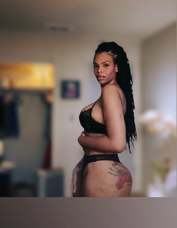 HALLE HAYES OnlyFans Mega Curvy Babe