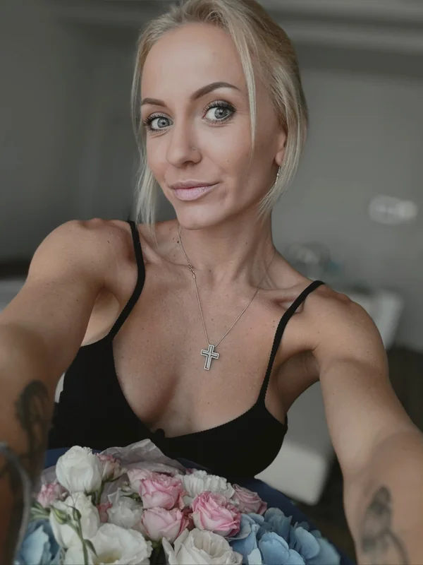 Helena OnlyFans creator with a cheerful personality
