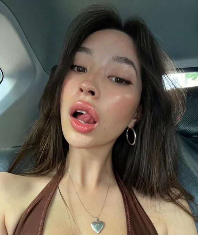Holly Lim - OnlyFans Creator Profile Picture