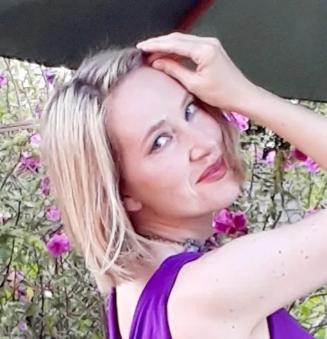 Holly OnlyFans Creator Holly on OnlyFans in nylons