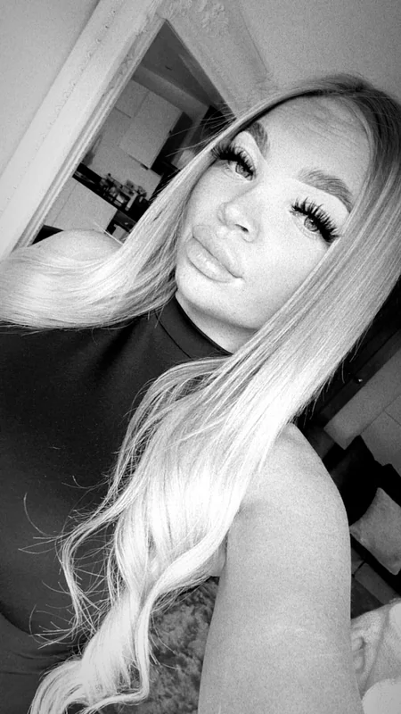 Hollyxfryx2000 OnlyFans Creator Hollyxfryx2000 OnlyFans profile with exclusive content.