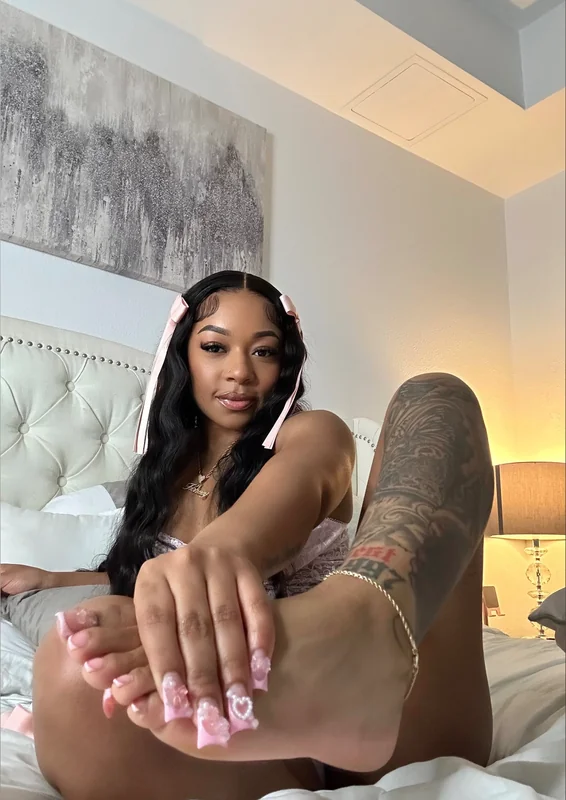 Honeey OnlyFans profile