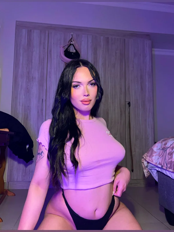 Robin on OnlyFans with spicy content