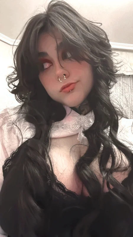 Honey OnlyFans Creator Honey OnlyFans creator with tattoos