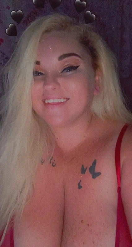 HookahqueeenSFW OnlyFans Creator HookahqueeenSFW OnlyFans Curvy Creator
