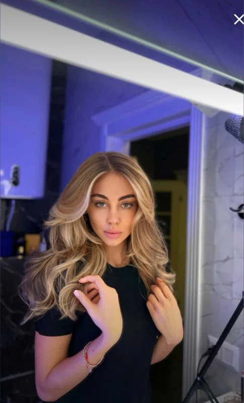 Hotfoxemilia OnlyFans profile