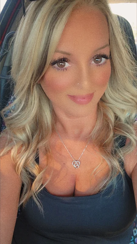 Hotstuff2584 OnlyFans Creator Hotstuff2584 OnlyFans Creator with flirty content