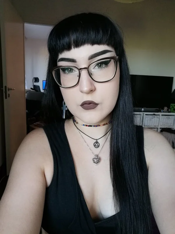 a OnlyFans Profile a OnlyFans creator with a big ass