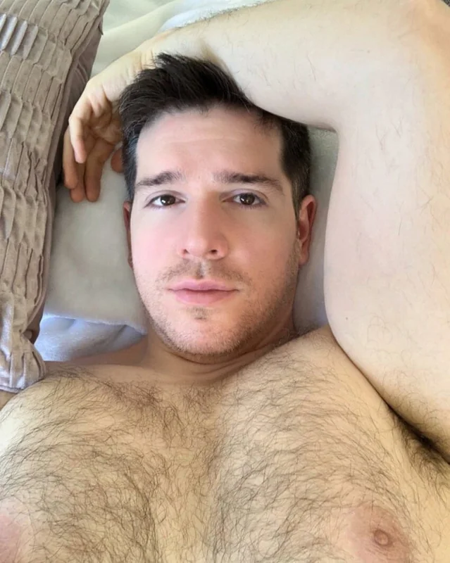 Huskybeef OnlyFans Creator Profile Huskybeef OnlyFans Brunette Male Creator