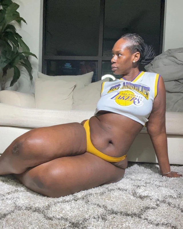 CHECK MESSAGES ! - OnlyFans Creator Profile Picture