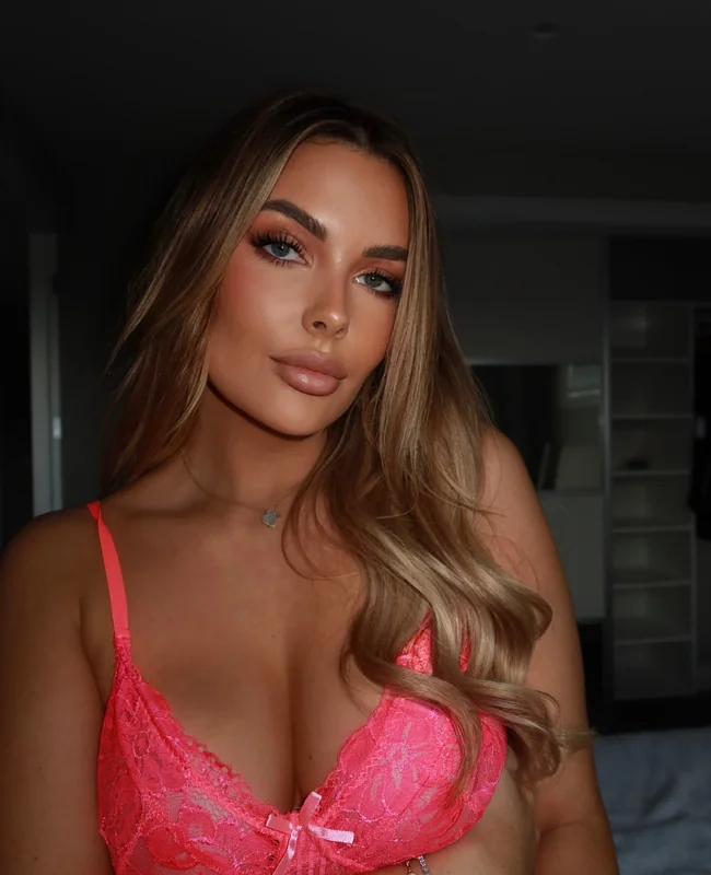 Sarah Harris - OnlyFans Creator Profile Picture