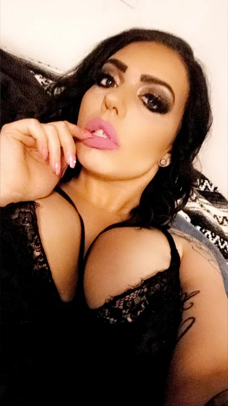 Ilikeitrough20 OnlyFans Creator Ilikeitrough20 OnlyFans creator with captivating personality
