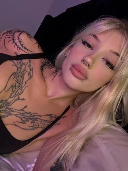 iluvl3x OnlyFans Creator iluvl3x OnlyFans engaging creator