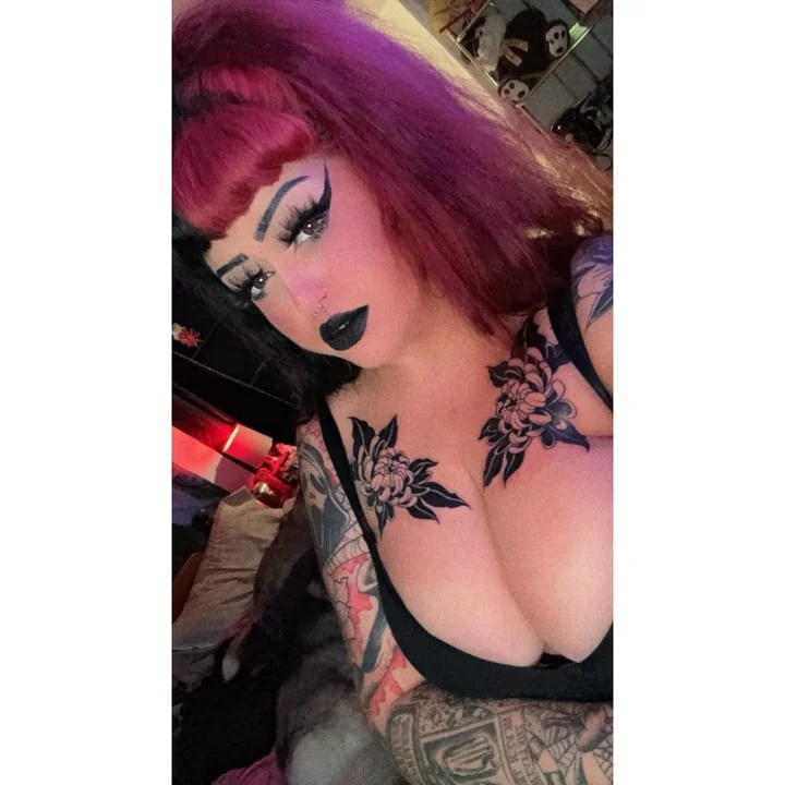 Innocentpleasuresx - OnlyFans Creator Profile Picture