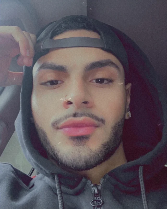 Internetthott OnlyFans creator with engaging content