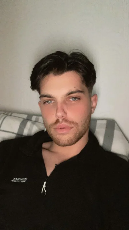 Isitcash OnlyFans creator from Liverpool with unique charm