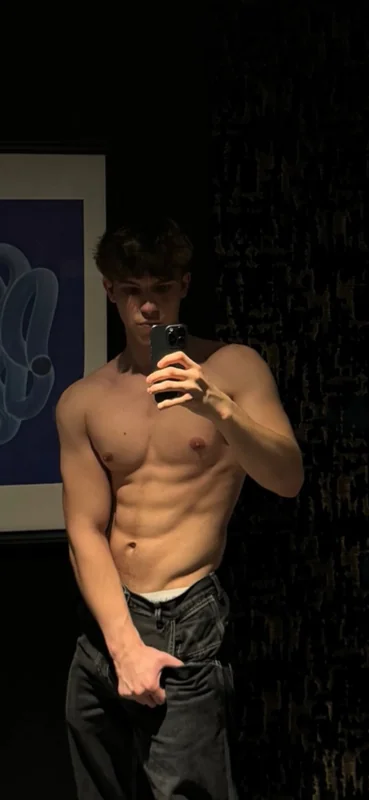 leonardo - OnlyFans Creator Profile Picture