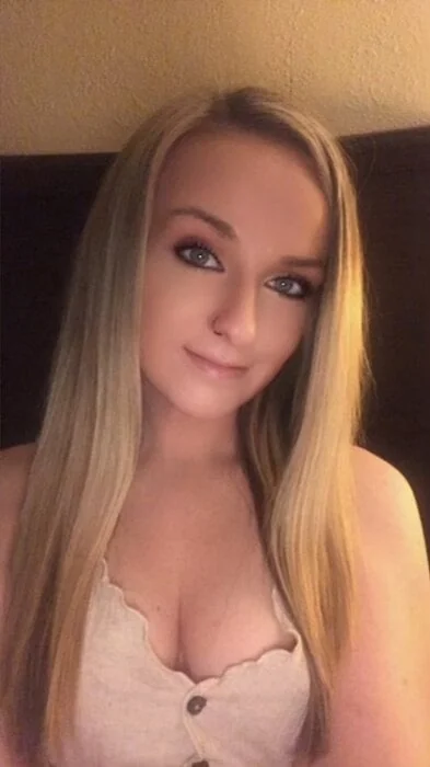 Itsjustariell OnlyFans profile
