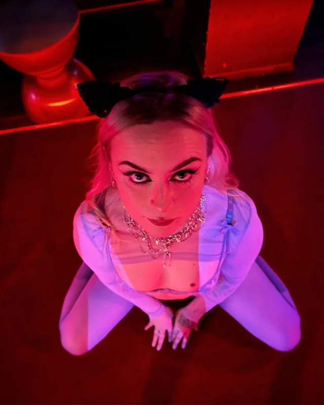 Allie Catt OnlyFans Blue haired girl