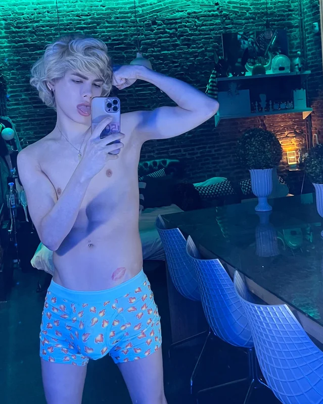 Itschriswapo OnlyFans handsome exclusive content creator