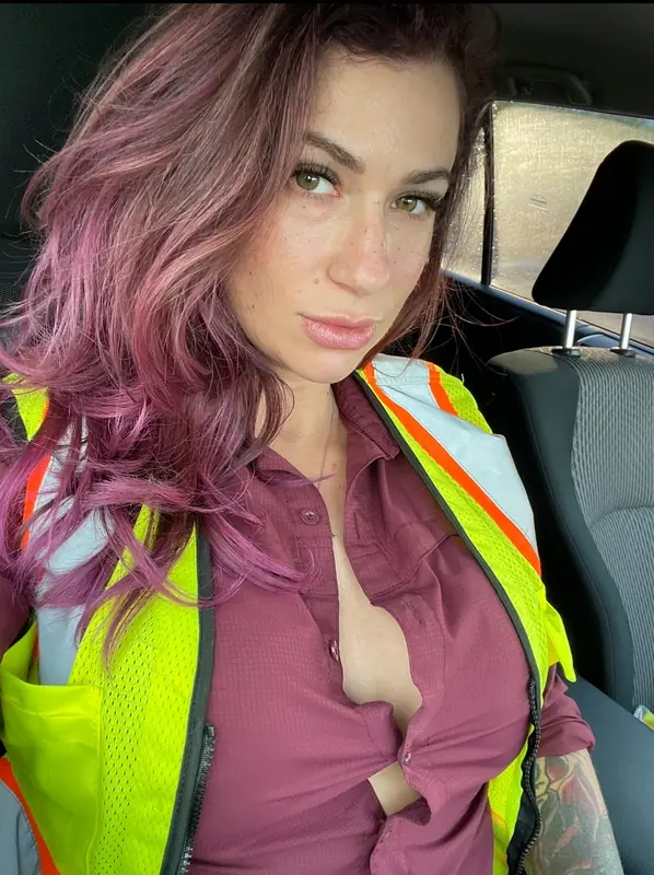 Jessi D OnlyFans Profile Jessi D OnlyFans playful vibe