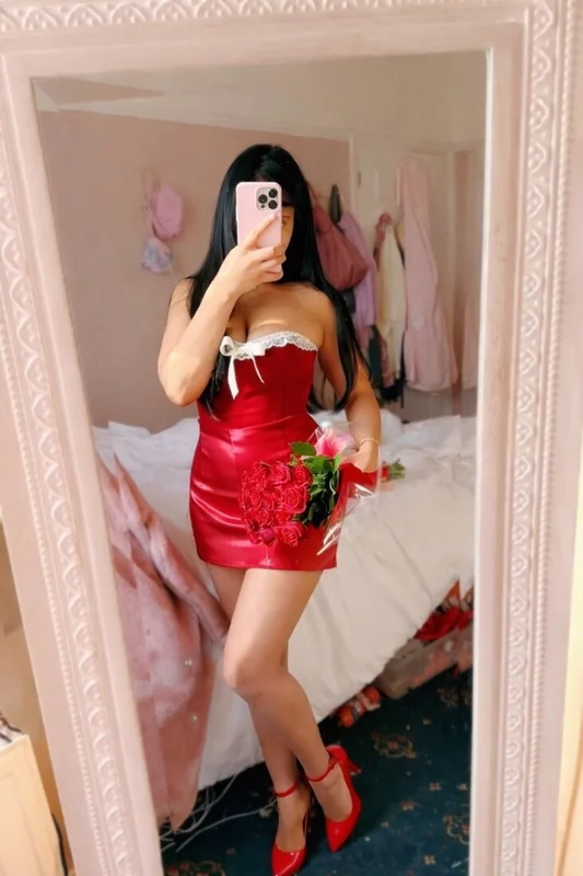 MOMO (UR GF) - OnlyFans Creator Profile Picture