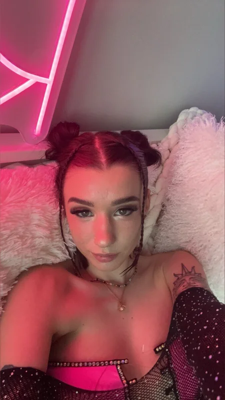 Natalie OnlyFans profile picture - Engaging creator