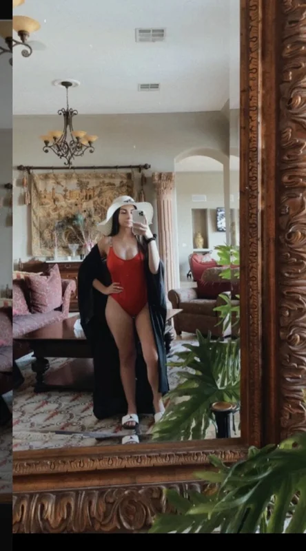 Itsonlyjessaa OnlyFans creator with unique content