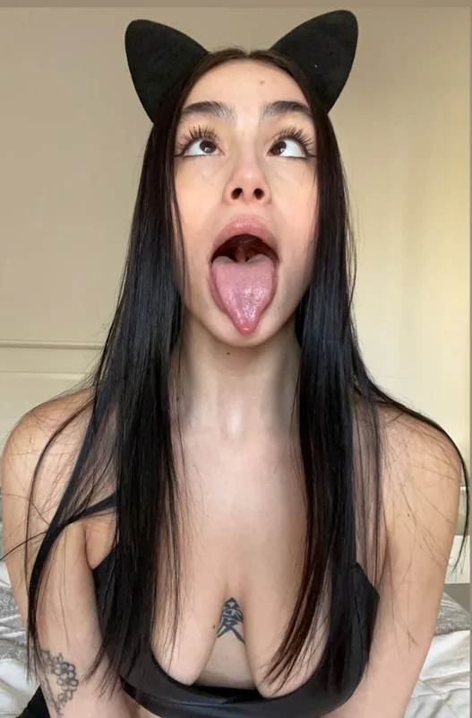 Rose 🌸 OnlyFans creator with unique talents